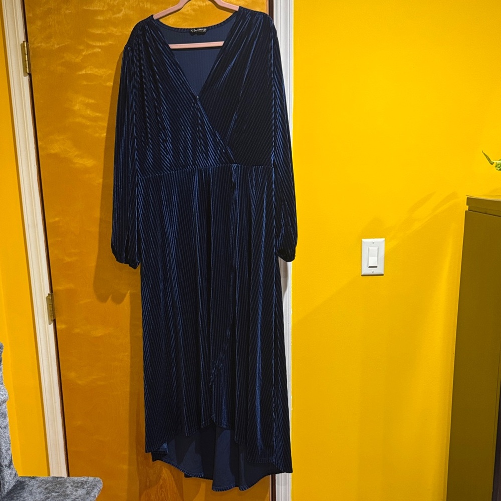 Elegant Blue Velvet Dress